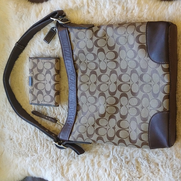 Coach hobo bag and wallet set - Picture 2 of 15